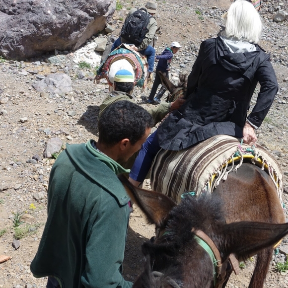 Hand carved bone bracelet with hand hammered etched silver on-lays Artis… - Picture 16 of 17